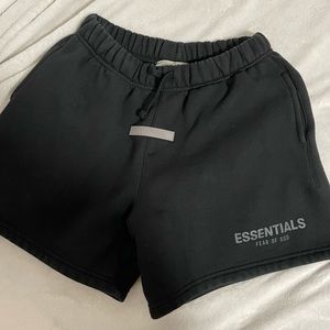 FEAR OF GOD ESSENTIALS SHORTS